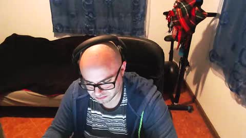 ravingr3d3 online show from February 19, 7:16 pm