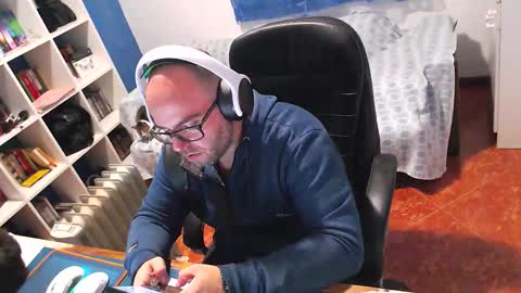 ravingr3d3 online show from February 1, 9:46 pm