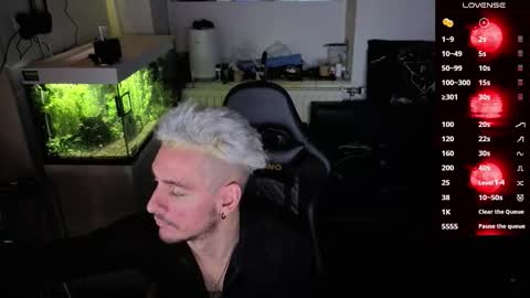 Rayzel online show from March 23, 8:59 pm