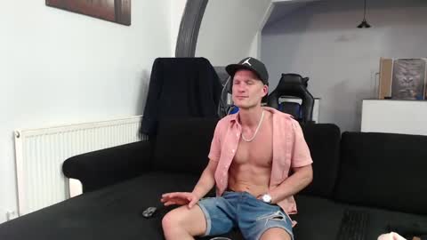 Snapshot of reallyman7 chatting on March 8, 4:58 pm Ask me online show from March 8, 4:58 pm