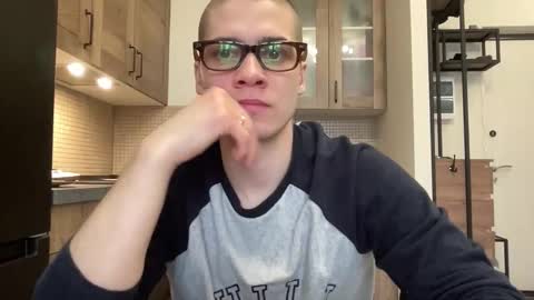 AliceEve online show from April 3, 11:07 am