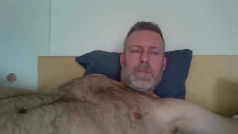 Red online show from February 18, 1:00 pm