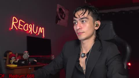 Red online show from November 6, 6:22 pm