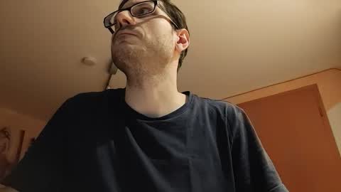 reeds44 online show from March 1, 8:30 pm