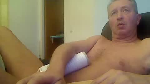 reini7211 online show from March 2, 11:01 pm