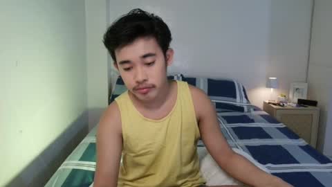 rnezamora online show from April 8, 9:56 pm