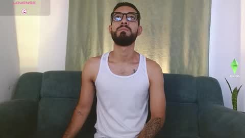 Snapshot of reypablo1 chatting on October 8, 8:46 pm REY PABLO Independent online show from October 8, 8:46 pm