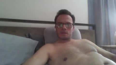 ricardoozbaldo online show from March 15, 6:36 pm