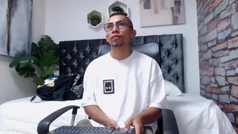 richar_voller online show from December 28, 11:19 am