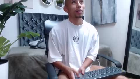 richar_voller online show from December 21, 12:35 pm