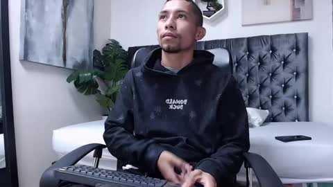 richar_voller online show from January 3, 11:25 am