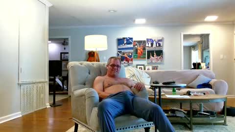 rjkelly6892 online show from May 7, 3:34 pm