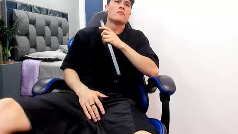 Roan Birkin online show from October 7, 9:08 pm