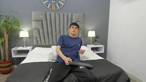 Roan Birkin online show from February 4, 7:33 pm