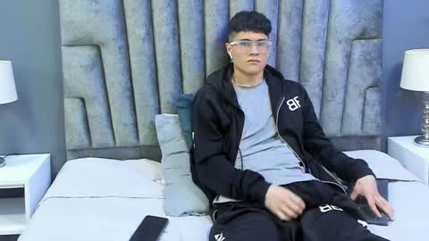 Roan Birkin online show from March 11, 10:20 pm