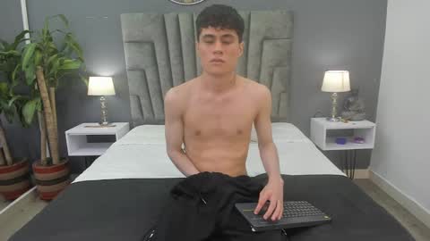 Roan Birkin online show from January 31, 8:54 pm