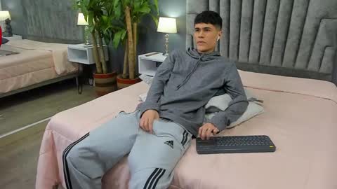 Roan Birkin online show from February 11, 7:38 pm