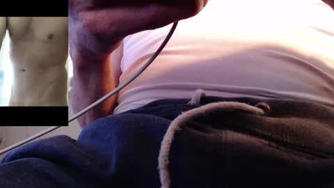 Snapshot of robby66_56 chatting on October 7, 7:07 pm robby66_56 online show from October 7, 7:07 pm