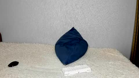 robert10211 online show from April 4, 6:16 pm