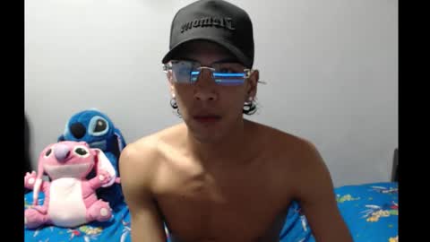 robert_kingg online show from December 15, 9:39 am