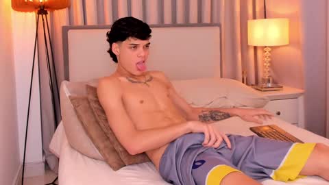 RockyWood20CM online show from October 3, 7:52 pm