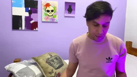 Thiago independent model online show from February 7, 11:55 pm