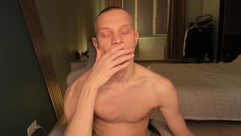 Snapshot of romeo_mercy chatting on January 18, 9:13 pm Romeo online show from January 18, 9:13 pm