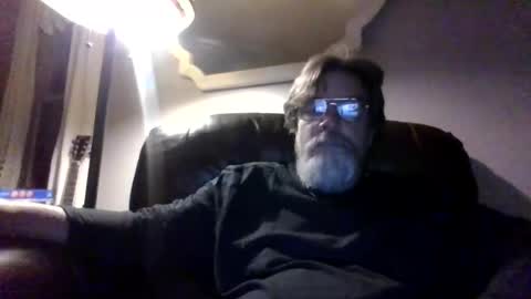 Snapshot of runningaround60 chatting on January 13, 3:45 am runningaround60 online show from January 13, 3:45 am