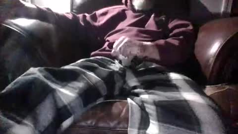 Snapshot of runningaround60 chatting on February 4, 3:00 am runningaround60 online show from February 4, 3:00 am