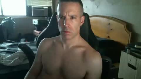 rustic_cuse_777 online show from November 3, 9:05 pm