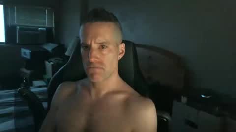 rustic_cuse_777 online show from December 1, 9:40 pm