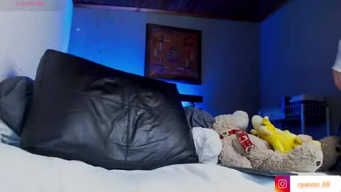 Ryannhill  online show from February 19, 8:44 am