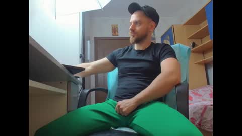 Ryanstone  online show from November 10, 3:44 am