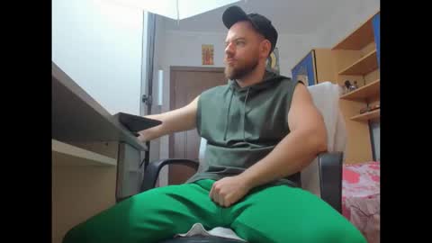 Ryanstone  online show from December 3, 6:08 am