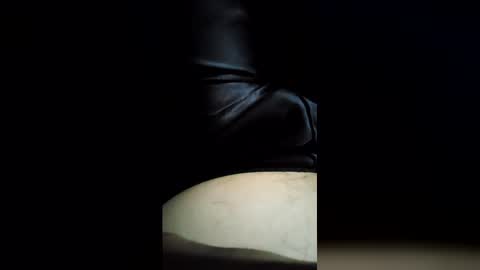 ryanwong270396157 online show from May 31, 8:26 am