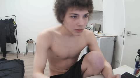 sadvetements online show from April 26, 8:23 am
