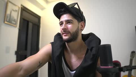 saimon  online show from October 22, 8:45 pm