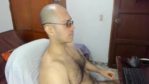 Snapshot of saintedy01 chatting on October 21, 1:58 pm saintedy01 online show from October 21, 1:58 pm