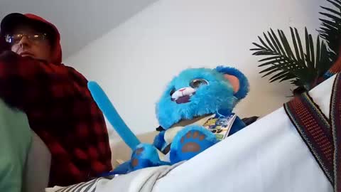 Snapshot of salis1981 chatting on January 22, 2:04 am salis1981 online show from January 22, 2:04 am