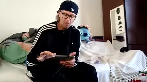 Snapshot of salis1981 chatting on February 10, 6:24 pm salis1981 online show from February 10, 6:24 pm