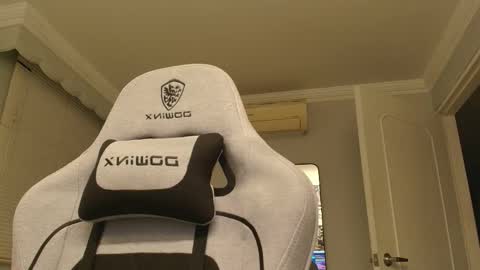 Snapshot of salvatore_montt chatting on October 19, 4:17 am salvatore_montt online show from October 19, 4:17 am