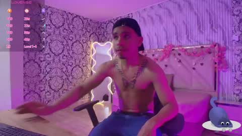 samm_tay1 online show from June 4, 5:46 am