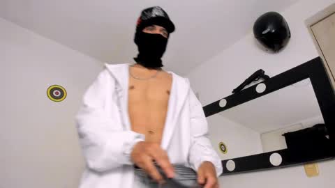   online show from April 5, 10:28 pm