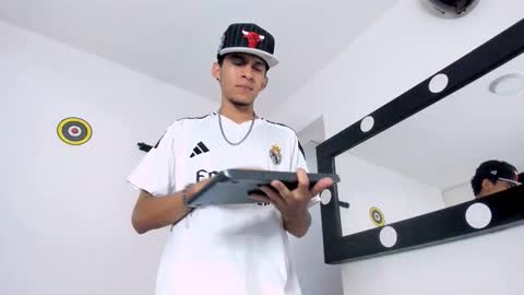   online show from March 30, 11:28 pm