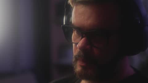 Sanders online show from February 5, 5:58 am