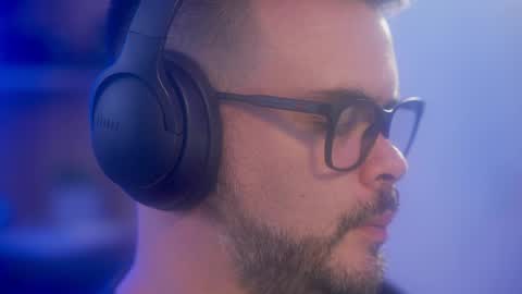 Sanders online show from April 11, 3:02 am