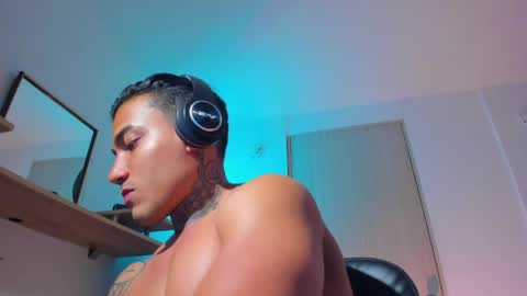 Santi Ferrer online show from March 15, 1:46 am