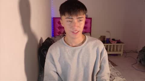 santi_fabulous online show from December 21, 11:57 pm