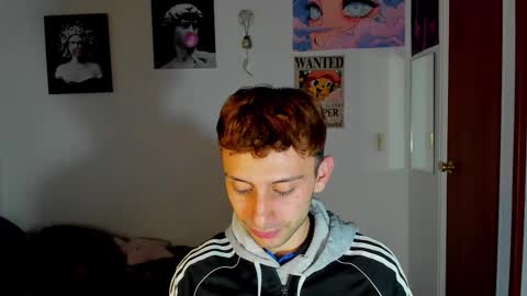 Snapshot of santi_mateo chatting on October 26, 3:52 am Santi online show from October 26, 3:52 am