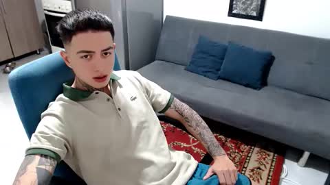 santi_ss online show from January 12, 1:37 pm